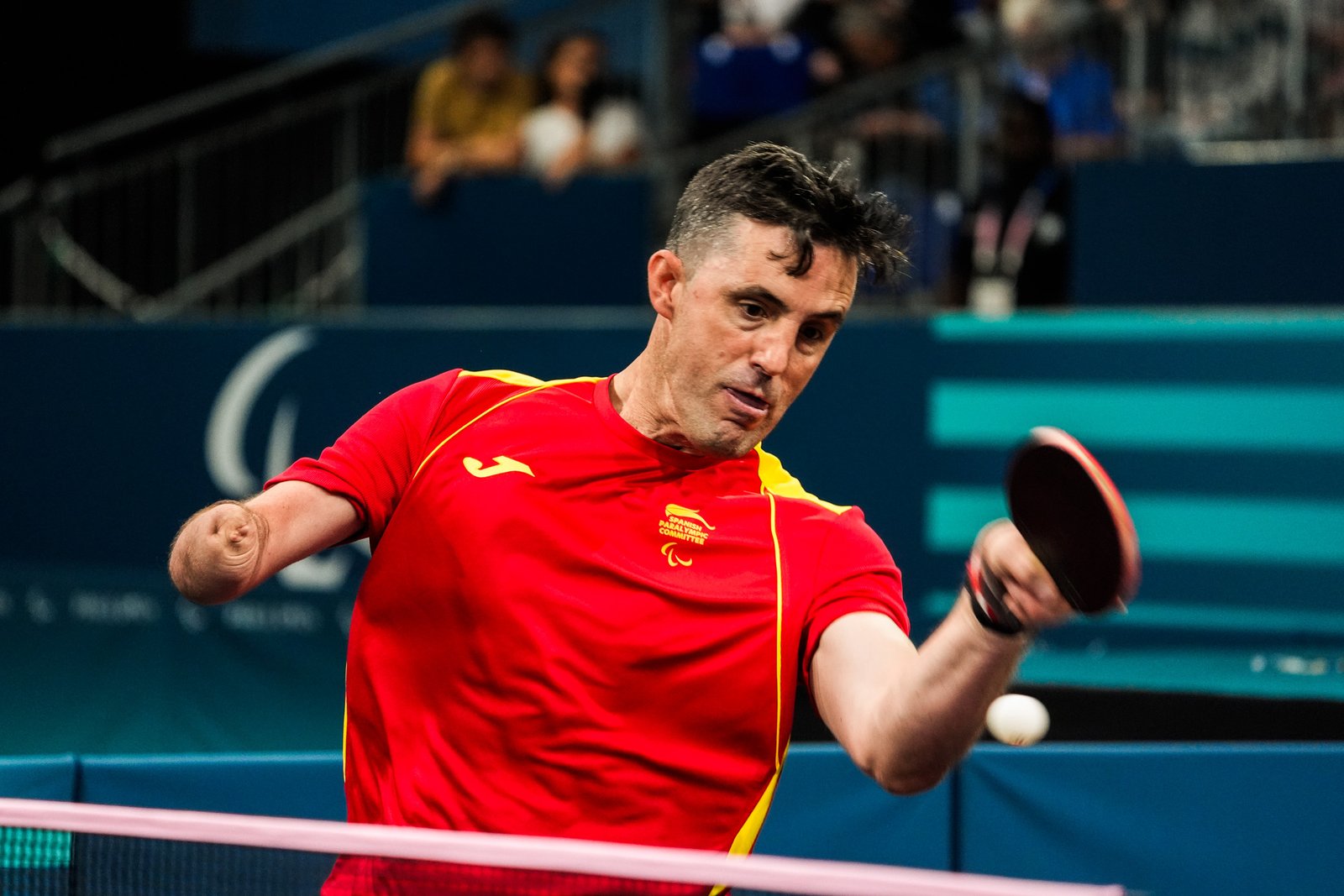 Jose Manuel Ruiz en los octavos de final de tenis de mesa